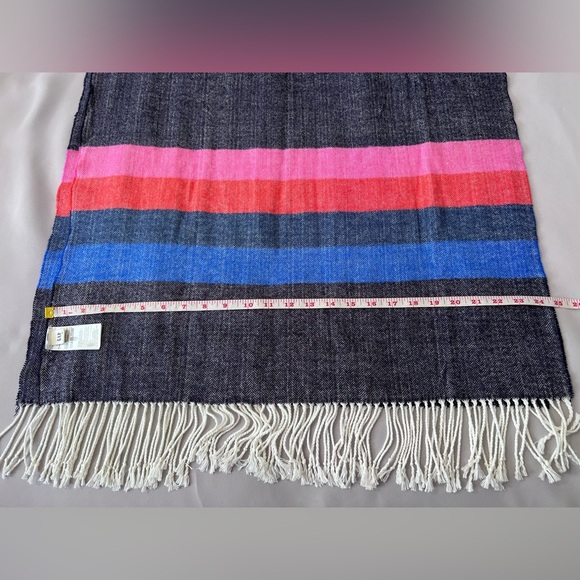 GAP Fringed‎ Scarf - Blue Pink Red - NWOT! - Picture 5 of 9
